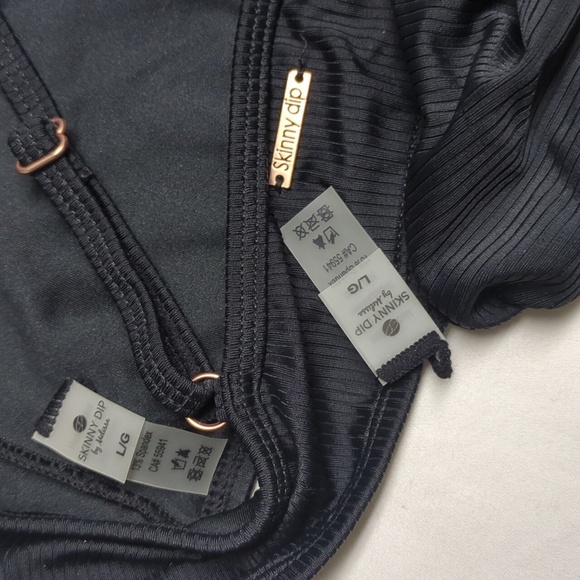 2/$25-Skinny Dip Ribbed Black V-Shape Bikini Bottom/Notched Top Size Large NWOT - Picture 14 of 15
